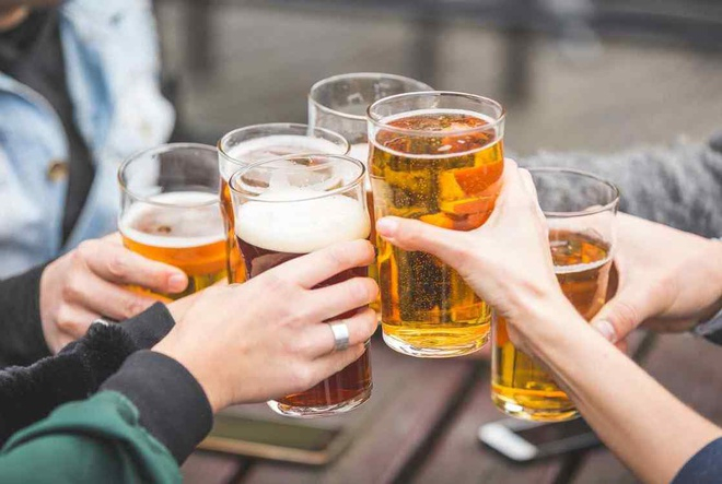 Hạn chế uống nhiều rượu bia