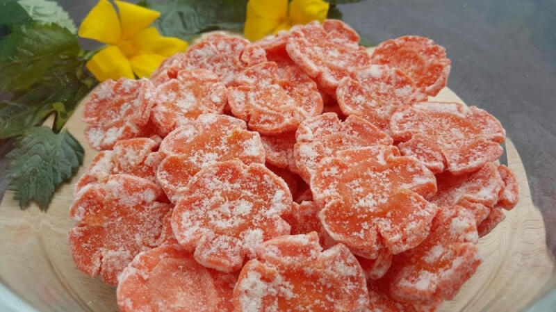Hạn chế ăn bánh mứt