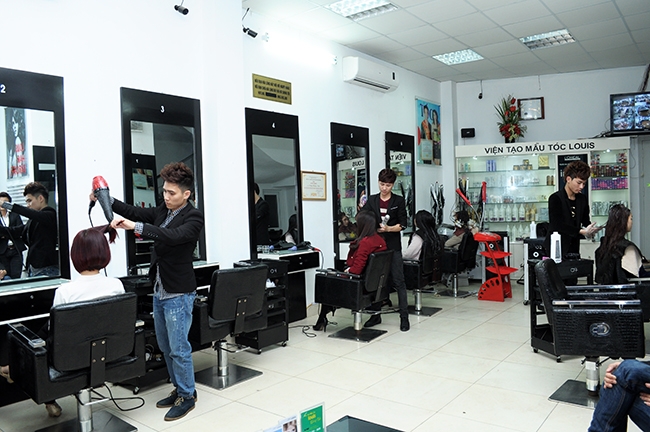 Có một thợ làm tóc hay một salon tóc quen thuộc