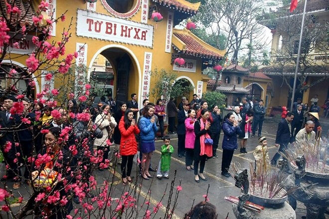 Đi lễ chùa đầu năm