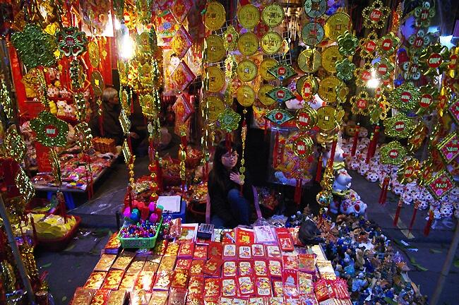 Đi chợ Tết