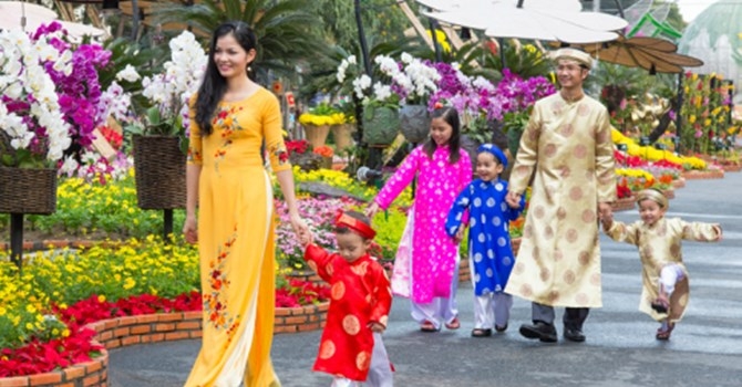 Xuất hành hái lộc ngày Tết