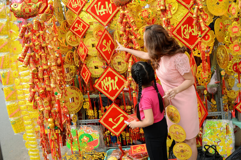 Cân nhắc kĩ trong việc tặng quà tết
