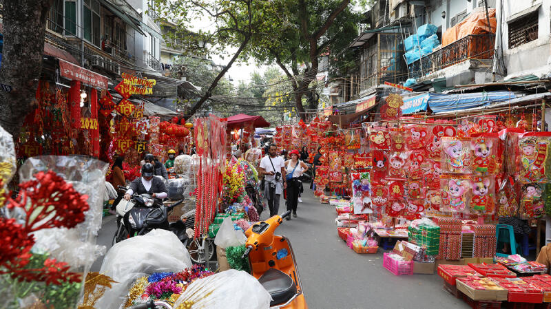 Trang trí nhà cửa ngày Tết bằng phụ kiện treo may mắn