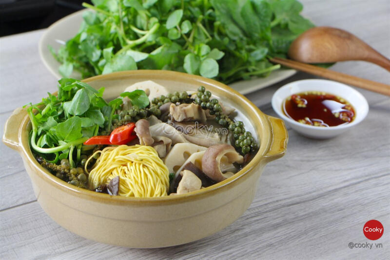 Lẩu bao tử hầm tiêu xanh