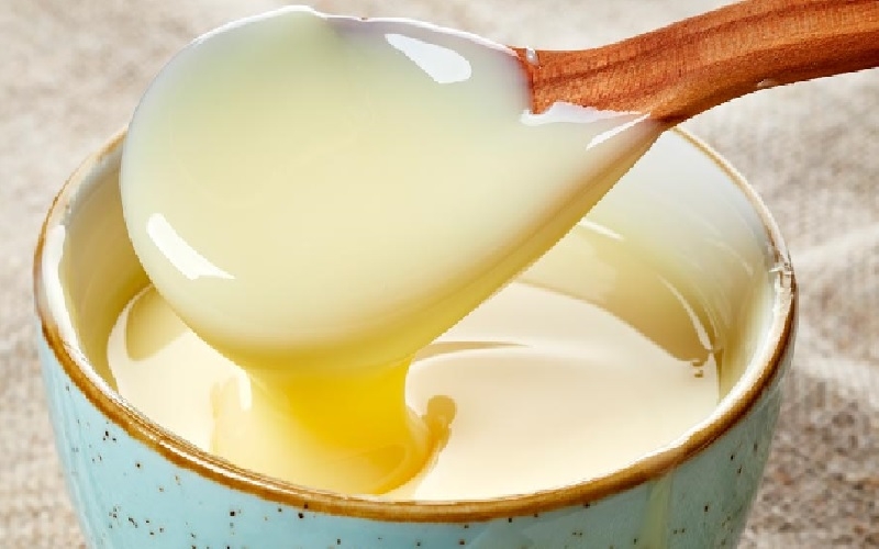 Đổ sữa đặc lên mọi thứ