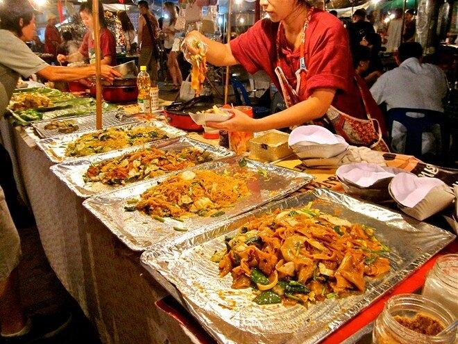 Thích mua đồ chợ đêm